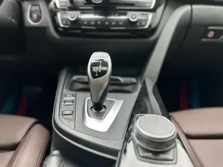 BMW 3 Series 2019 320Li M Спортивный костюм интерьер фото 17
