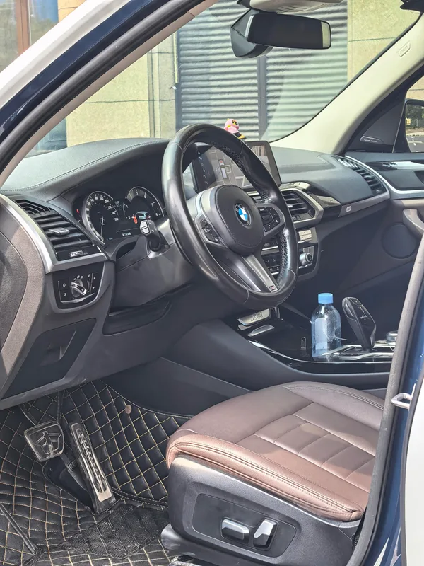 BMW X3 2019 xDrive25i M Sports suit interior photo 11