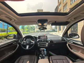 BMW X3 2019 xDrive25i M Sports suit interior photo 15
