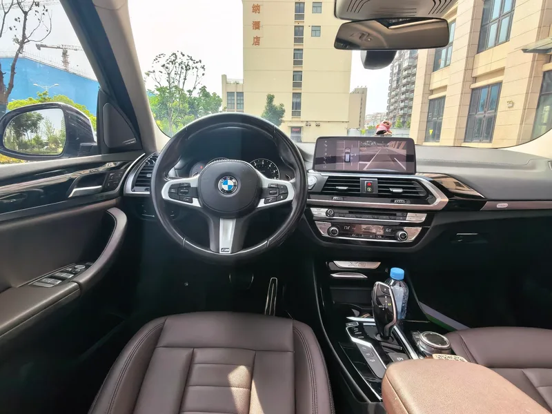 BMW X3 2019 xDrive25i M Sports suit interior photo 17