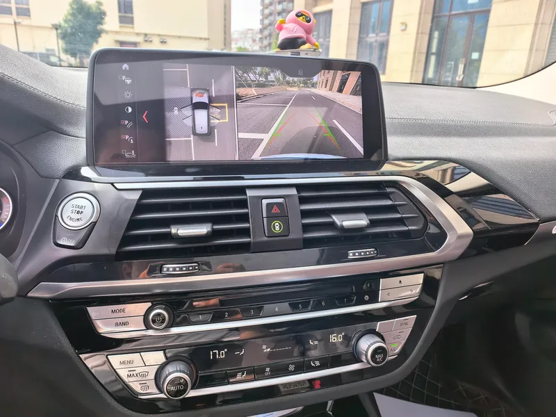 BMW X3 2019 xDrive25i M Sports suit interior photo 20