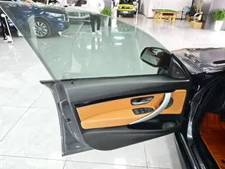BMW 3 Series GT 2019 320i M Спортивный интерьер фото 13