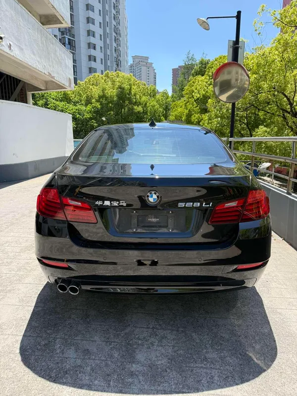 BMW 5 Series 2014 528Li xDrive Leader extérieur photo 5
