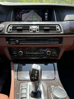 BMW 5 Series 2014 528Li xDrive Leader intérieur photo 9