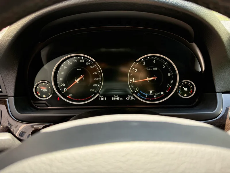 BMW 5 Series 2014 528Li xDrive Leader intérieur photo 10