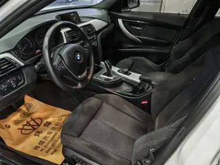 BMW 3 Series 2017 320i M Sporty exterior photo 2