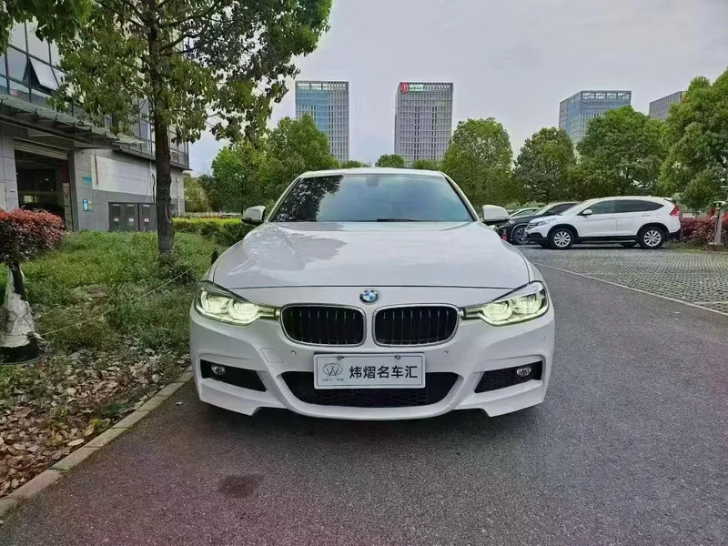 BMW 3 Series 2017 320i M Sporty interior photo 8