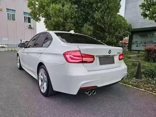 BMW 3 Series 2017 320i M Sporty interior photo 9