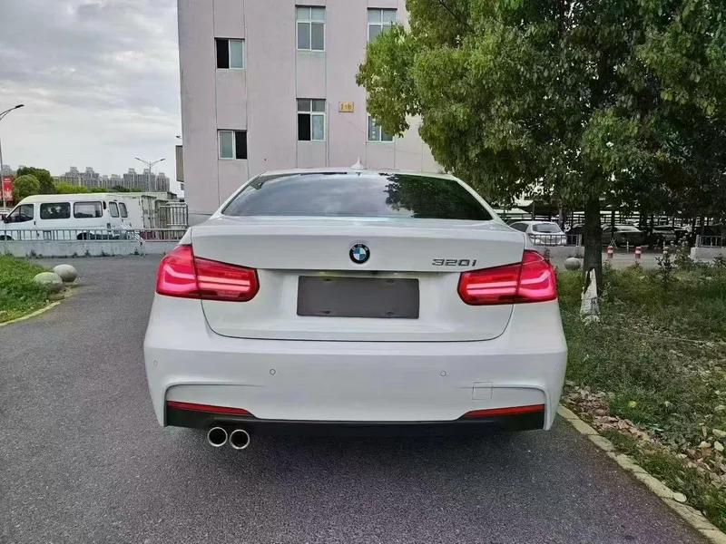 BMW 3 Series 2017 320i M Sporty interior photo 10