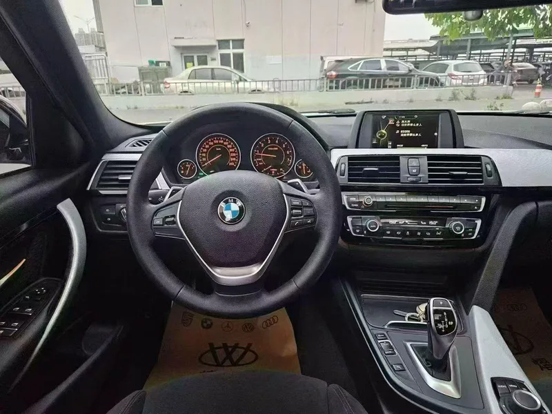 BMW 3 Series 2017 320i M Sporty interior photo 11