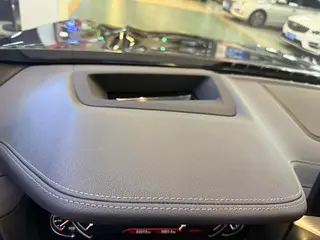 BMW X4 2019 xDrive30i M Off-road suit interior photo 11