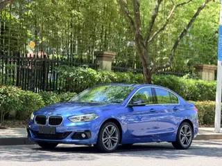 BMW 1 Series 2018 118i Deporte exterior foto 1