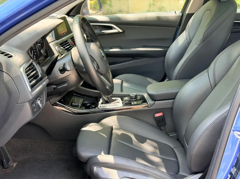 BMW 1 Series 2018 118i Deporte exterior foto 5