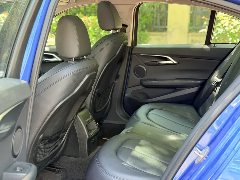 BMW 1 Series 2018 118i Deporte exterior foto 7