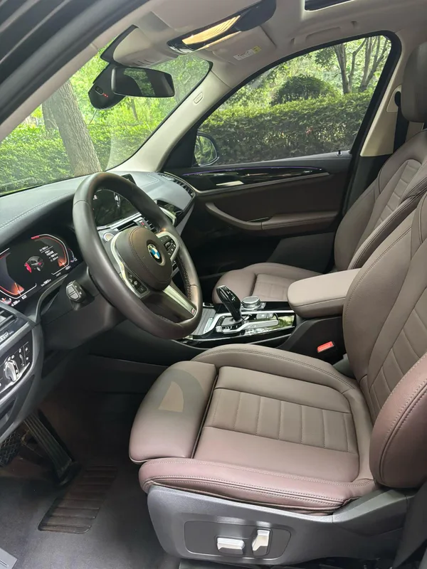 BMW X3 2021 xDrive25i M Sports suit interior photo 6