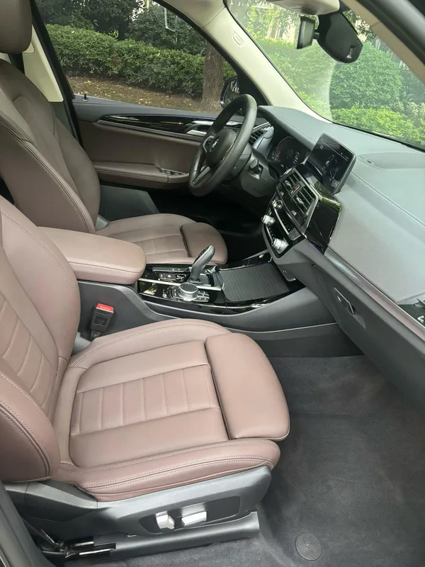 BMW X3 2021 xDrive25i M Sports suit interior photo 7