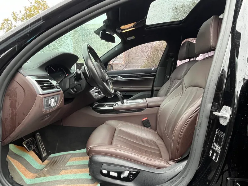 BMW 7 Series 2017 730Li Leading Type interior photo 14