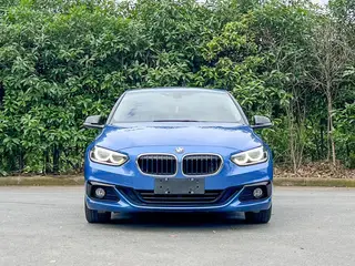 BMW 1 Series 2018 118i Design Suit Type exterior photo 2