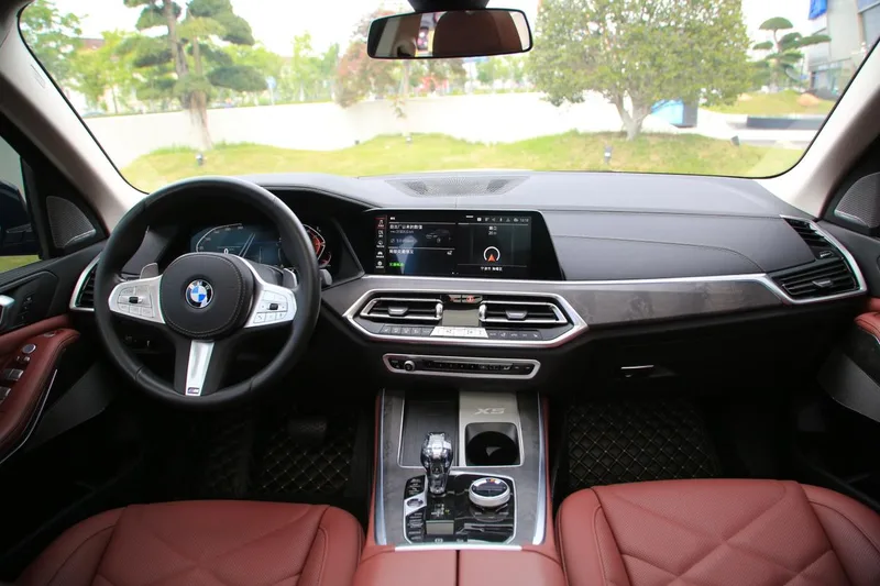 BMW X5 2022 Restyling xDrive 30Li Premium Class M Sports suit exterior photo 4