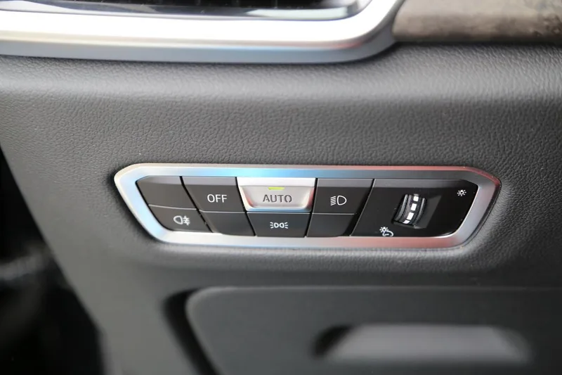 BMW X5 2022 Restyling xDrive 30Li Premium Class M Sports suit interior photo 15