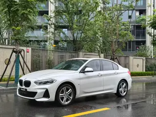 BMW 1 Series 2020 120i M Conjunto deportivo