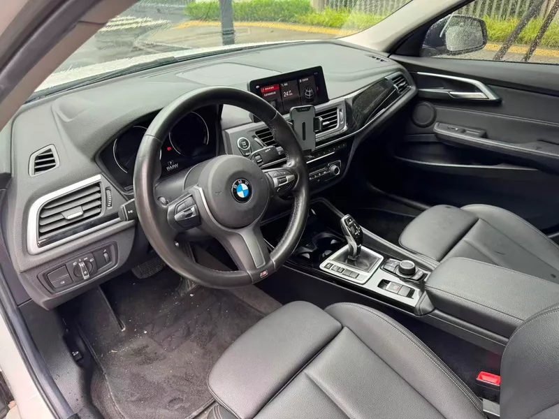 BMW 1 Series 2020 120i M Ensemble de sport extérieur photo 5