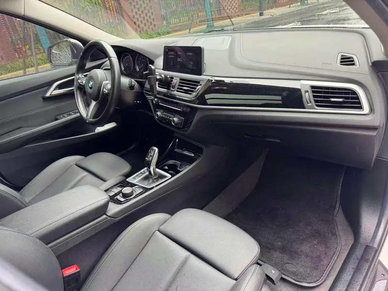 BMW 1 Series 2020 120i M Ensemble de sport extérieur photo 7