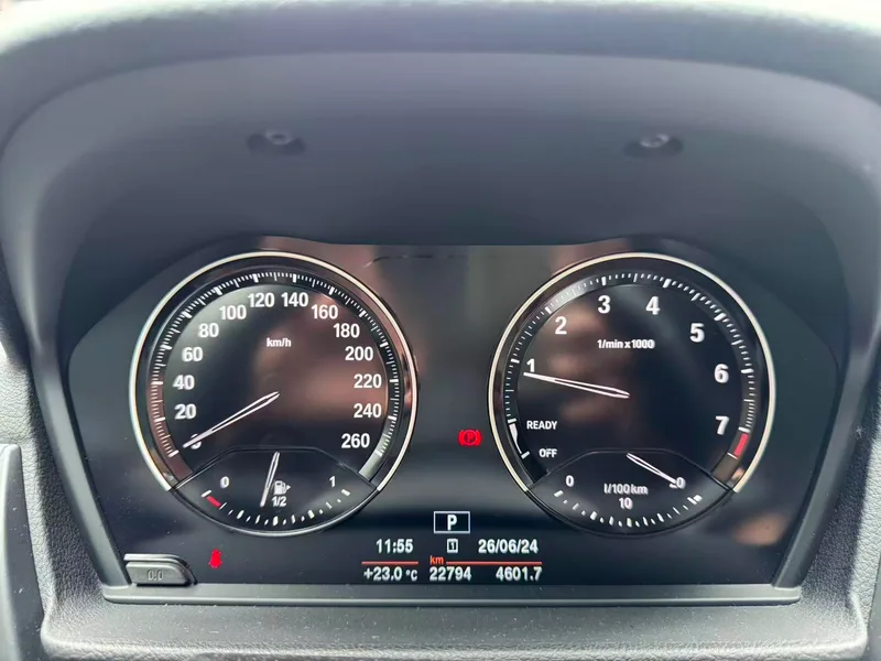 BMW 1 Series 2020 120i M Ensemble de sport intérieur photo 13