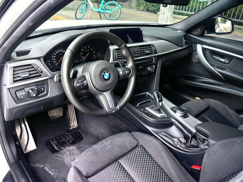 BMW 3 Series 2018 320i M Edición nocturna deportiva exterior foto 7