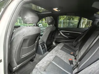 BMW 3 Series 2018 320i M Edición nocturna deportiva interior foto 10