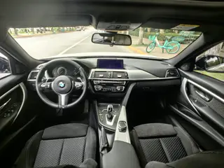 BMW 3 Series 2018 320i M Edición nocturna deportiva interior foto 13