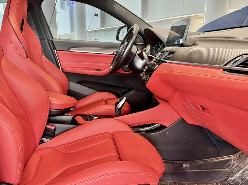 BMW X2 2020 sDrive25i Tipo de lujo M Traje todoterreno interior foto 10