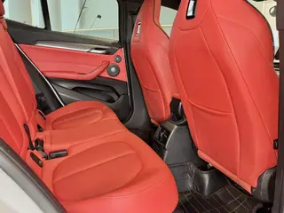 BMW X2 2020 sDrive25i Tipo de lujo M Traje todoterreno interior foto 13