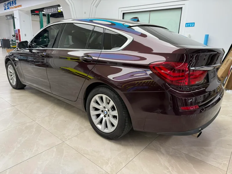 BMW 5 Series GT 2011 535i Style élégant intérieur photo 8