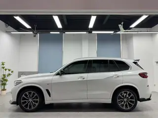 BMW X5 2020 xDrive40i M Sports suit interior photo 7