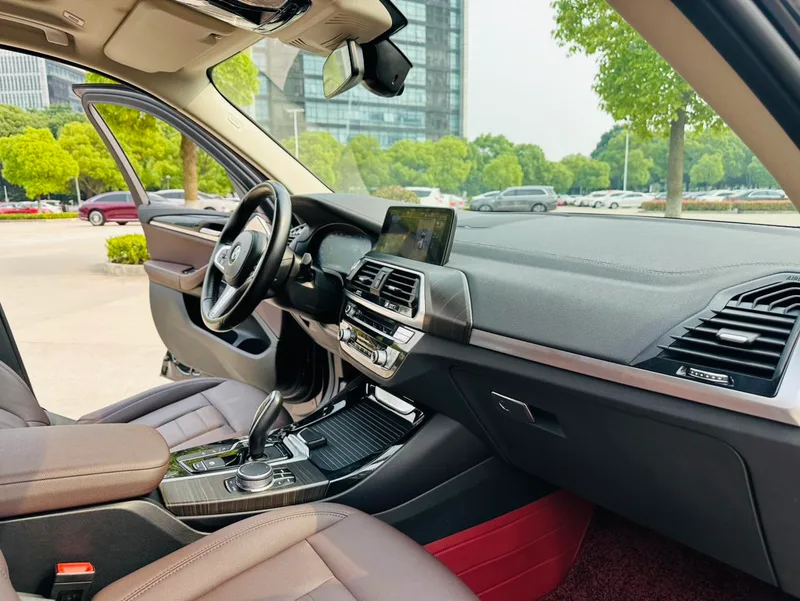 BMW X3 2020 xDrive25i M Sports suit interior photo 16
