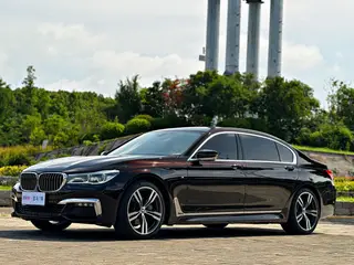 BMW 7 Series 2018 740Li xDrive Tipo de lujo M Conjunto deportivo exterior foto 1