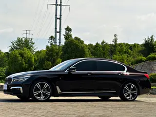 BMW 7 Series 2018 740Li xDrive Tipo de lujo M Conjunto deportivo interior foto 16