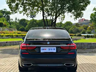 BMW 7 Series 2018 740Li xDrive Tipo de lujo M Conjunto deportivo interior foto 18