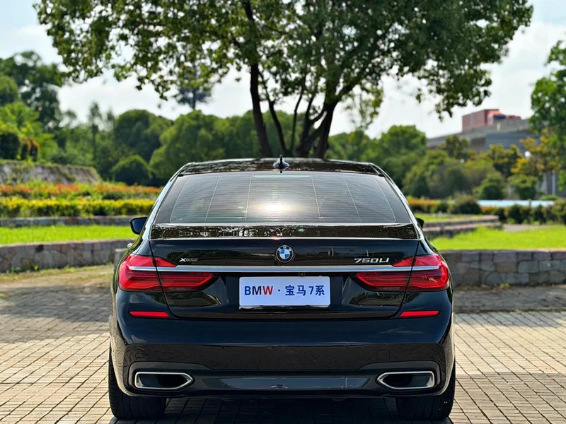 BMW 7 Series 2018 740Li xDrive Tipo de lujo M Conjunto deportivo interior foto 18