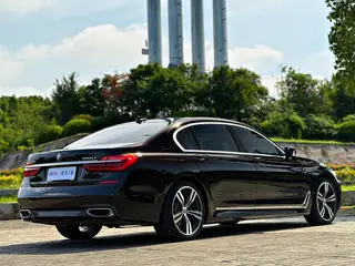 BMW 7 Series 2018 740Li xDrive Tipo de lujo M Conjunto deportivo interior foto 19