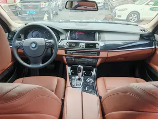 BMW 5 Series 2014 520Li Elegant style interior photo 9