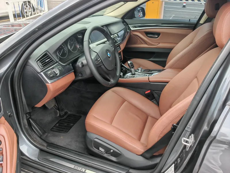 BMW 5 Series 2014 520Li Elegant style interior photo 10