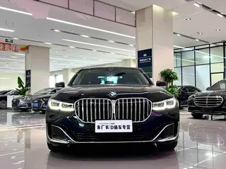 BMW 7 Series 2019 Restyling 740Li Leading Type Luxury Set exterior photo 2
