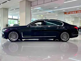 BMW 7 Series 2019 Restyling 740Li Leading Type Luxury Set exterior photo 3