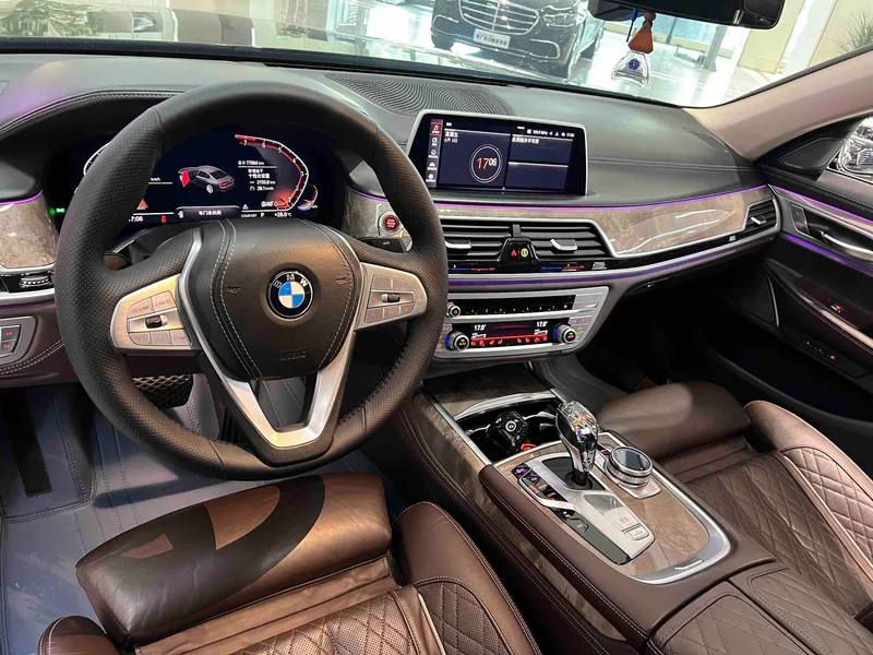 BMW 7 Series 2019 Restyling 740Li Leading Type Luxury Set exterior photo 5