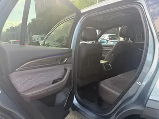 Geely Monjaro 2026 2.0TD High-power automatic four-wheel drive oriental obsidian full moon version interior photo 14