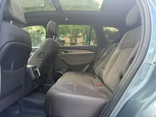 Geely Monjaro 2026 2.0TD High-power automatic four-wheel drive oriental obsidian full moon version interior photo 15