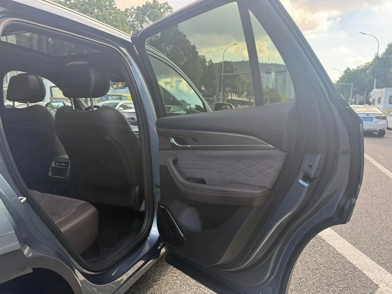 Geely Monjaro 2026 2.0TD High-power automatic four-wheel drive oriental obsidian full moon version interior photo 18