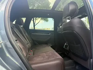 Geely Monjaro 2026 2.0TD High-power automatic four-wheel drive oriental obsidian full moon version interior photo 19